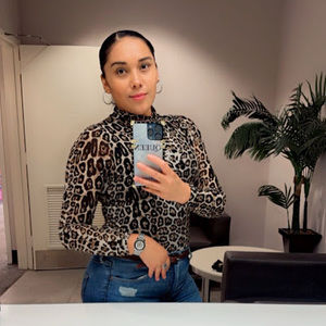 Meet your Posher, Lorena